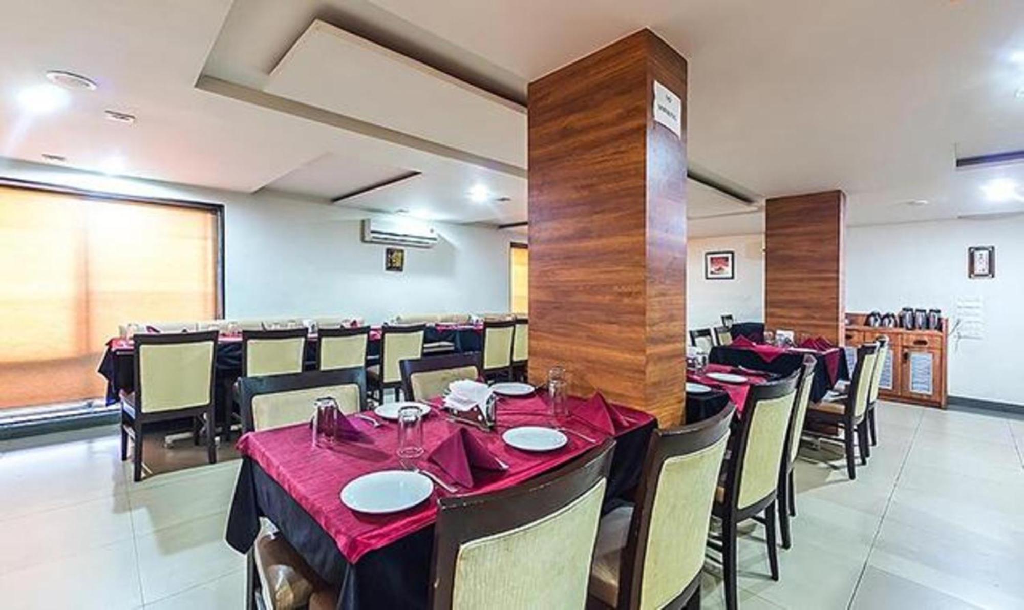 Fabhotel Skylark Inn Nashik Exterior photo